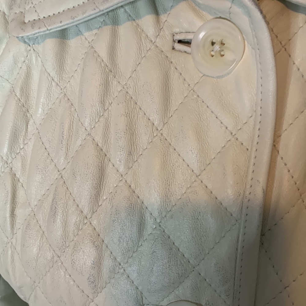 Neiman Marcus, lambskin quilted leather jacket/coat, off-white. Size S - Picture 3 of 9